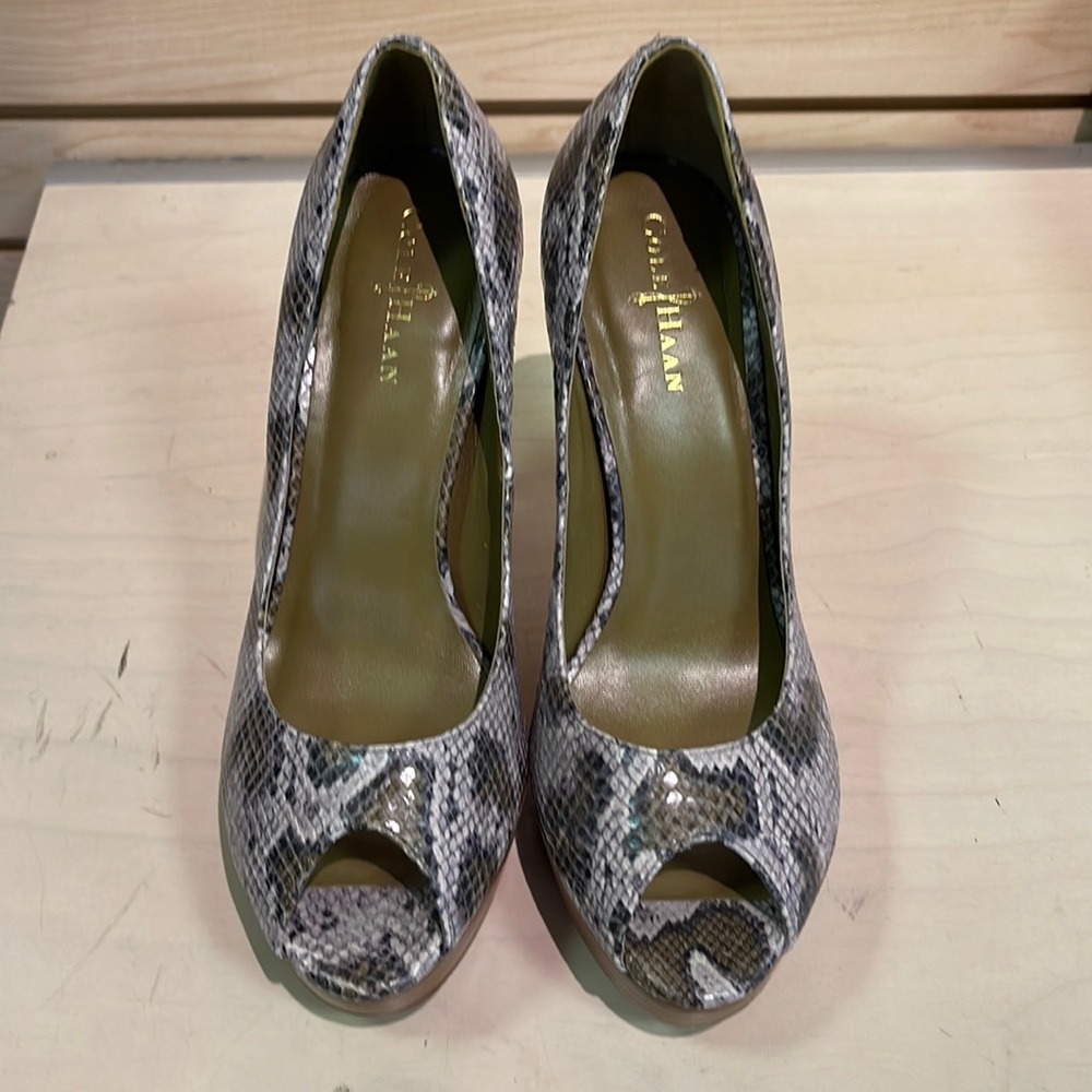 Women’s Cole Haan Lizard Print Platform Peep Toe Heels Size 10B